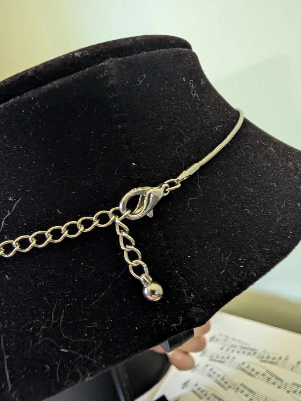 Vintage Silvertone Teardrop Pendant Necklace - Women Jewelry - Picture 6 of 12
